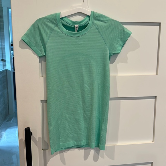 Teal Lululemon Swift tech tee- regular length - Picture 1 of 1